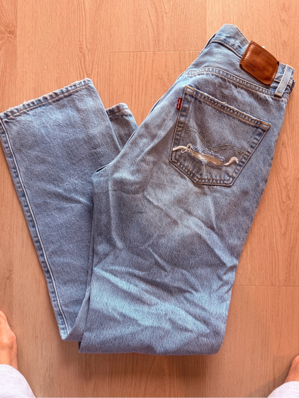 Levi's
501® '90s distressed jeans - Picture 9 of 9